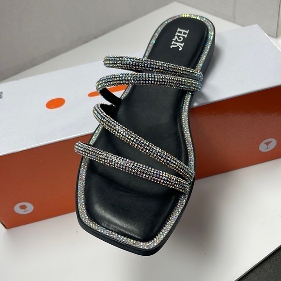 H2K Black with bling flip flop shoe - Picture 2 of 9